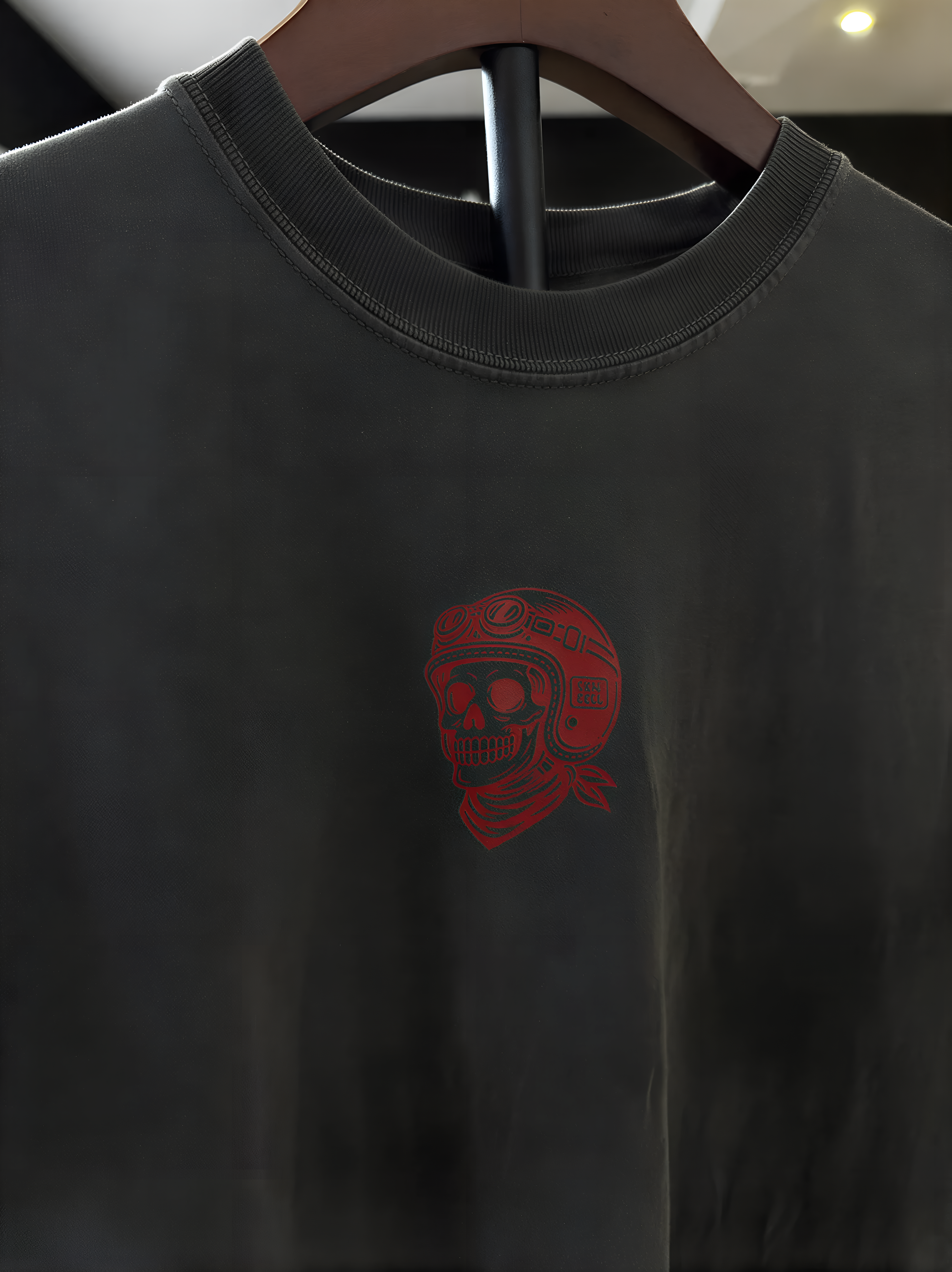 S&T SKULLY TEE